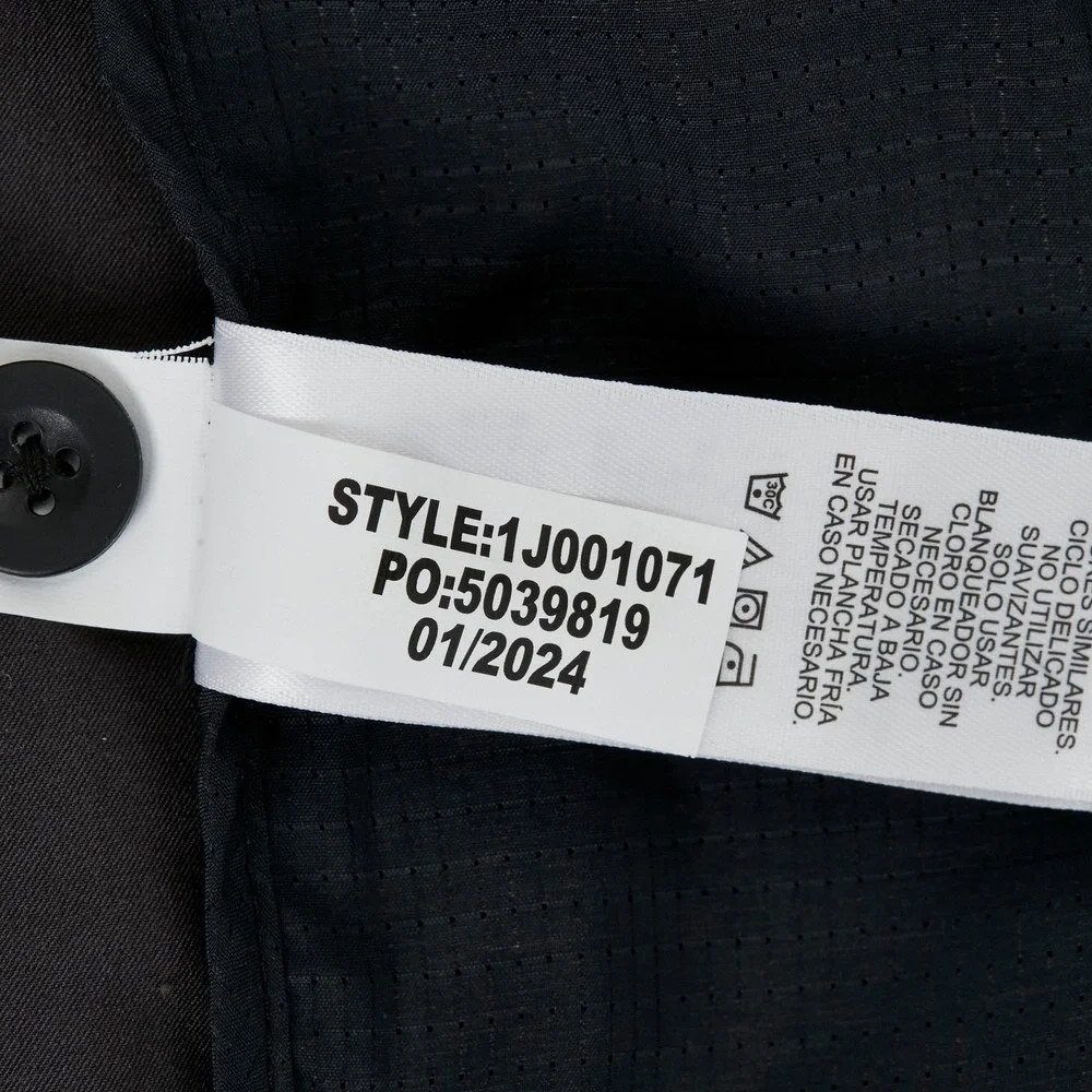 Vineyard Vines new tags
